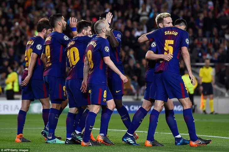 HLV Valverde tỉnh bơ nhận “quà” của AS Roma - Ảnh 1. HLV Valverde tỉnh bơ nhận “quà” của AS Roma - Ảnh 1.