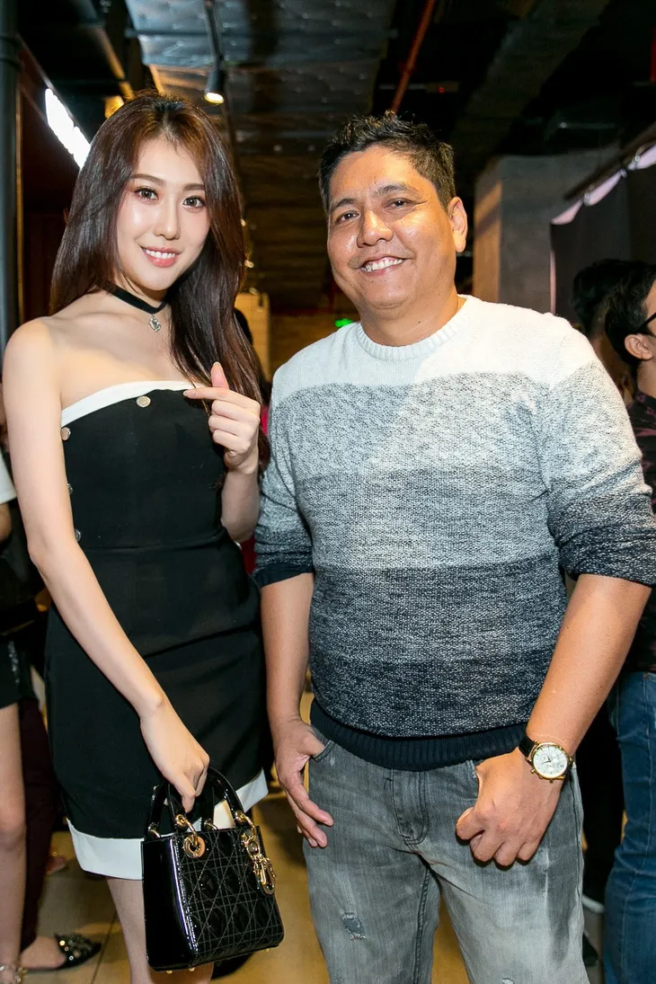 Hoa hậu Hoàng Kim đọ sắc cạnh diễn viên Hồng Ánh tại buổi ra mắt phim Yêu em bất chấp - Ảnh 3. Hoa hậu Hoàng Kim đọ sắc cạnh diễn viên Hồng Ánh tại buổi ra mắt phim Yêu em bất chấp - Ảnh 3.