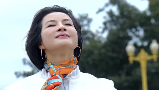 Tình khúc Bạch Dương - Tập 19: Sau nhiều ngày thậm thụt liên lạc, Quyên đã sang Nga gặp Hùng - Ảnh 2. Tình khúc Bạch Dương - Tập 19: Sau nhiều ngày thậm thụt liên lạc, Quyên đã sang Nga gặp Hùng - Ảnh 2.