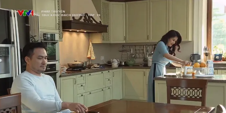 Tình khúc Bạch Dương - Tập 19: Thiên thời địa lợi, Quyên sang Nga gặp Hùng đúng lúc Vân đi vắng dài ngày - Ảnh 10. Tình khúc Bạch Dương - Tập 19: Thiên thời địa lợi, Quyên sang Nga gặp Hùng đúng lúc Vân đi vắng dài ngày - Ảnh 10.
