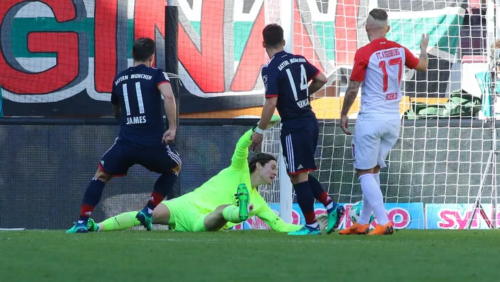 Thắng Augsburg, Bayern Munich vô địch Bundesliga lần thứ 6 liên tiếp - Ảnh 1. Thắng Augsburg, Bayern Munich vô địch Bundesliga lần thứ 6 liên tiếp - Ảnh 1.