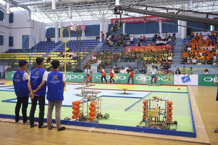 Khai mạc vòng loại Robocon Việt Nam 2018 khu vực phía Nam - Ảnh 4. Khai mạc vòng loại Robocon Việt Nam 2018 khu vực phía Nam - Ảnh 4.