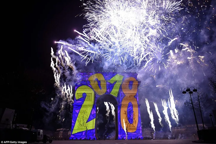 Những hình ảnh tuyệt đẹp tại các quốc gia chào đón năm mới 2018 - Ảnh 9. Những hình ảnh tuyệt đẹp tại các quốc gia chào đón năm mới 2018 - Ảnh 9.