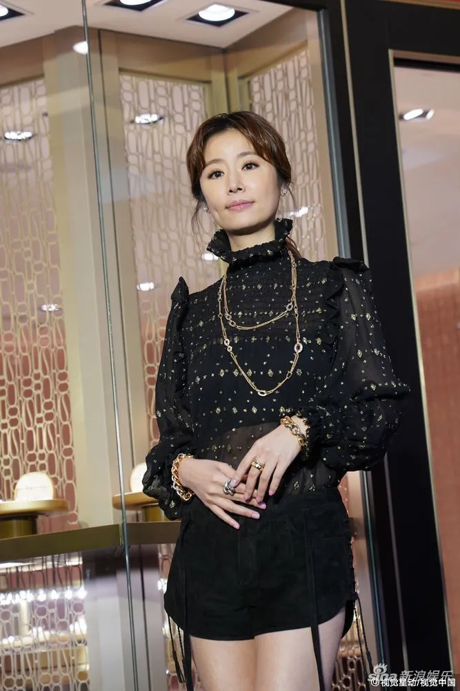 Lâm Tâm Như: Quá sớm để nghĩ tới việc sinh con thứ 2 - Ảnh 5. Lâm Tâm Như: Quá sớm để nghĩ tới việc sinh con thứ 2 - Ảnh 5.
