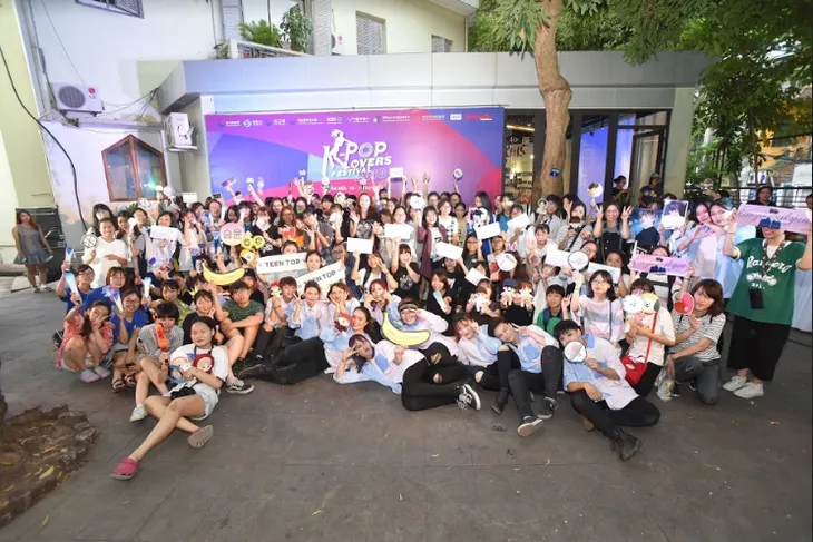 Trực tiếp Thế hệ số 10h00 (11/5): Bật mí những hoạt động thú vị tại K-Pop Lovers Festival 2018 - Ảnh 1. Trực tiếp Thế hệ số 10h00 (11/5): Bật mí những hoạt động thú vị tại K-Pop Lovers Festival 2018 - Ảnh 1.