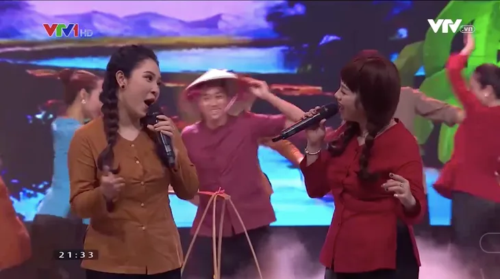 Gala Giai điệu tự hào: Đắm chìm trong những giai điệu vang bóng một thời - Ảnh 2. Gala Giai điệu tự hào: Đắm chìm trong những giai điệu vang bóng một thời - Ảnh 2.