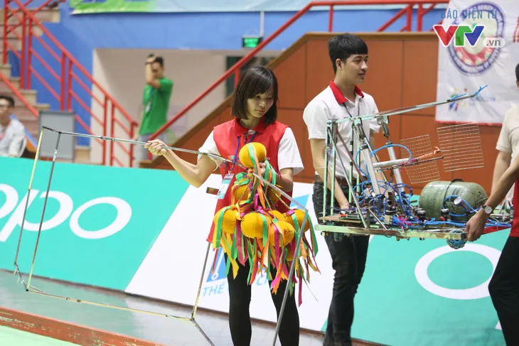 Những bóng hồng tại Robocon Việt Nam 2018 - Ảnh 5. Những bóng hồng tại Robocon Việt Nam 2018 - Ảnh 5.
