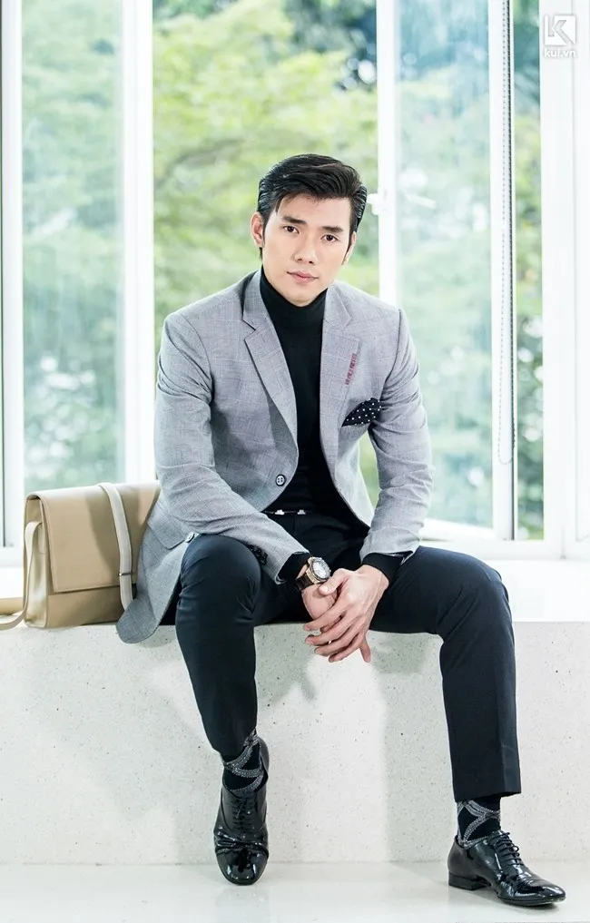 Nhan Phúc Vinh khoe mua nhà, tậu xe nhờ đi diễn - Ảnh 2. Nhan Phúc Vinh khoe mua nhà, tậu xe nhờ đi diễn - Ảnh 2.