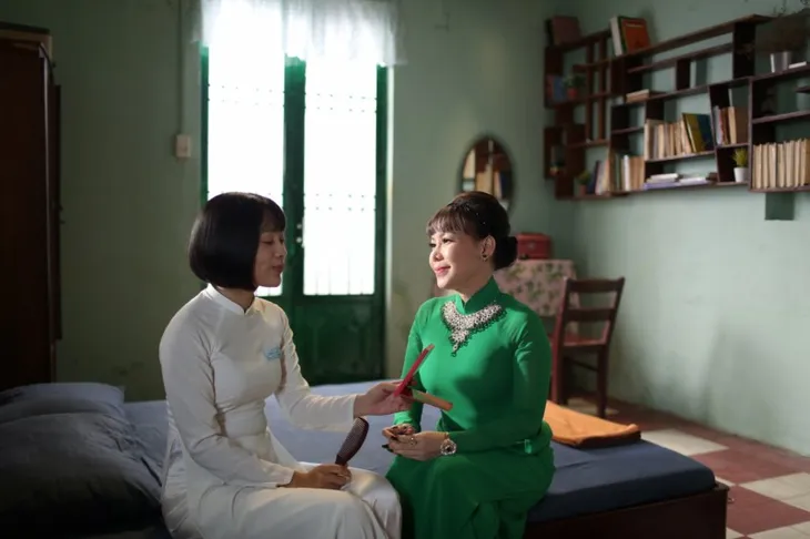 Việt Hương làm phim Em Gái Mưa để giữ lại kỷ niệm thời học sinh - Ảnh 2. Việt Hương làm phim Em Gái Mưa để giữ lại kỷ niệm thời học sinh - Ảnh 2.