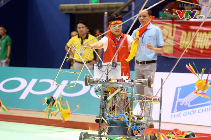 VCK Robocon Việt Nam 2018: Gặp sự cố đáng tiếc, đại diện của Hà Tĩnh rời cuộc chơi - Ảnh 11. VCK Robocon Việt Nam 2018: Gặp sự cố đáng tiếc, đại diện của Hà Tĩnh rời cuộc chơi - Ảnh 11.
