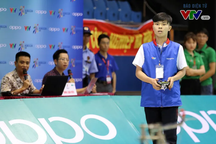 VCK Robocon Việt Nam 2018: Gặp sự cố đáng tiếc, đại diện của Hà Tĩnh rời cuộc chơi - Ảnh 13. VCK Robocon Việt Nam 2018: Gặp sự cố đáng tiếc, đại diện của Hà Tĩnh rời cuộc chơi - Ảnh 13.