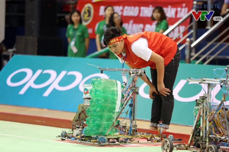 VCK Robocon Việt Nam 2018: Gặp sự cố đáng tiếc, đại diện của Hà Tĩnh rời cuộc chơi - Ảnh 14. VCK Robocon Việt Nam 2018: Gặp sự cố đáng tiếc, đại diện của Hà Tĩnh rời cuộc chơi - Ảnh 14.