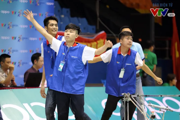 VCK Robocon Việt Nam 2018: Gặp sự cố đáng tiếc, đại diện của Hà Tĩnh rời cuộc chơi - Ảnh 19. VCK Robocon Việt Nam 2018: Gặp sự cố đáng tiếc, đại diện của Hà Tĩnh rời cuộc chơi - Ảnh 19.