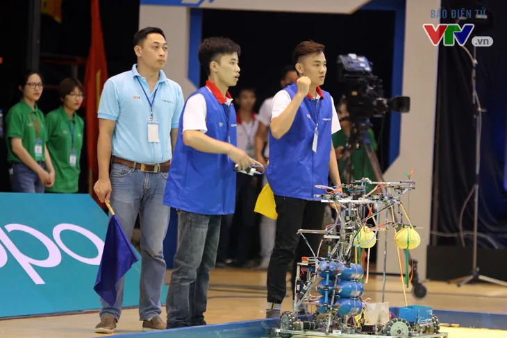 VCK Robocon Việt Nam 2018: Gặp sự cố đáng tiếc, đại diện của Hà Tĩnh rời cuộc chơi - Ảnh 24. VCK Robocon Việt Nam 2018: Gặp sự cố đáng tiếc, đại diện của Hà Tĩnh rời cuộc chơi - Ảnh 24.