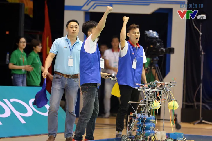VCK Robocon Việt Nam 2018: Gặp sự cố đáng tiếc, đại diện của Hà Tĩnh rời cuộc chơi - Ảnh 25. VCK Robocon Việt Nam 2018: Gặp sự cố đáng tiếc, đại diện của Hà Tĩnh rời cuộc chơi - Ảnh 25.
