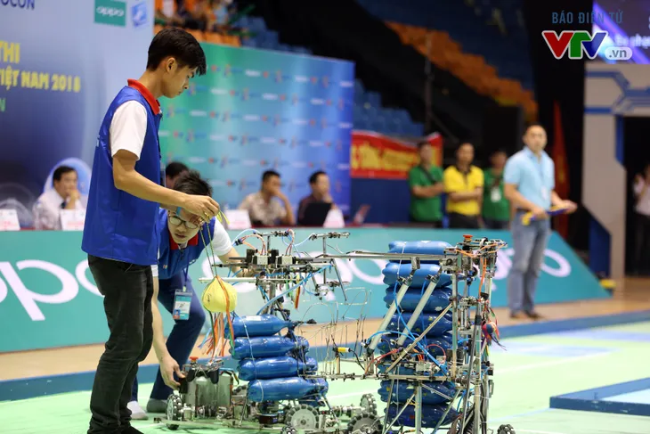 VCK Robocon Việt Nam 2018: Gặp sự cố đáng tiếc, đại diện của Hà Tĩnh rời cuộc chơi - Ảnh 27. VCK Robocon Việt Nam 2018: Gặp sự cố đáng tiếc, đại diện của Hà Tĩnh rời cuộc chơi - Ảnh 27.