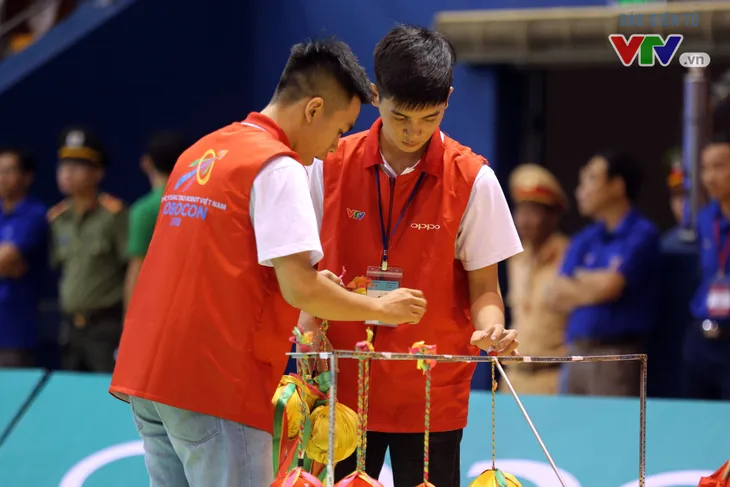 VCK Robocon Việt Nam 2018: Gặp sự cố đáng tiếc, đại diện của Hà Tĩnh rời cuộc chơi - Ảnh 28. VCK Robocon Việt Nam 2018: Gặp sự cố đáng tiếc, đại diện của Hà Tĩnh rời cuộc chơi - Ảnh 28.