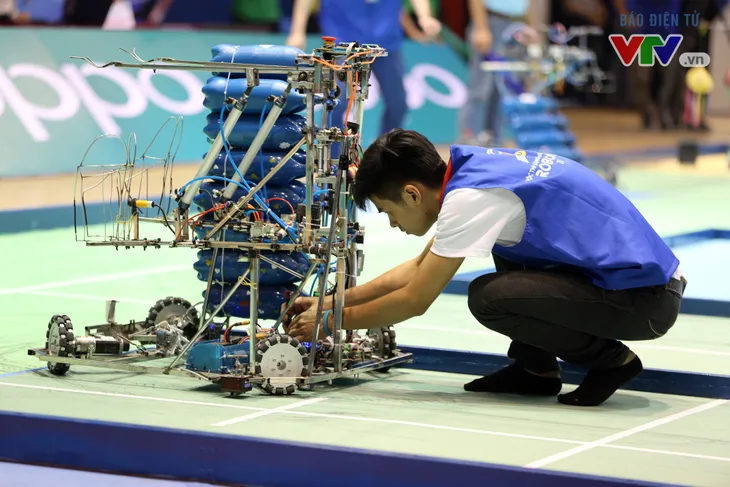 VCK Robocon Việt Nam 2018: Gặp sự cố đáng tiếc, đại diện của Hà Tĩnh rời cuộc chơi - Ảnh 30. VCK Robocon Việt Nam 2018: Gặp sự cố đáng tiếc, đại diện của Hà Tĩnh rời cuộc chơi - Ảnh 30.