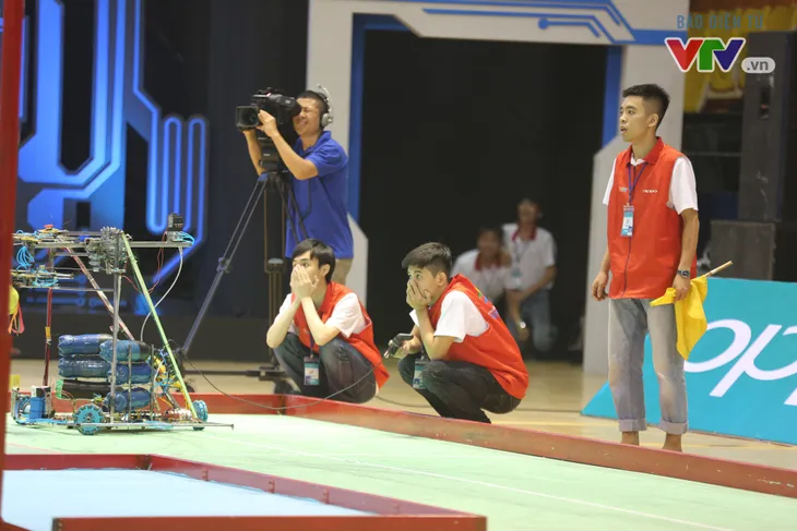 VCK Robocon Việt Nam 2018: Gặp sự cố đáng tiếc, đại diện của Hà Tĩnh rời cuộc chơi - Ảnh 38. VCK Robocon Việt Nam 2018: Gặp sự cố đáng tiếc, đại diện của Hà Tĩnh rời cuộc chơi - Ảnh 38.
