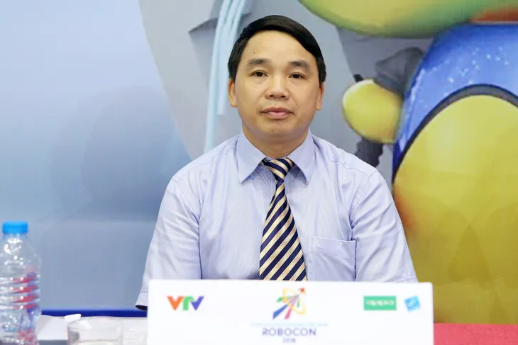 Đây chính là những người “cầm cân nảy mực” tại VCK Robocon Việt Nam 2018 - Ảnh 4. Đây chính là những người “cầm cân nảy mực” tại VCK Robocon Việt Nam 2018 - Ảnh 4.