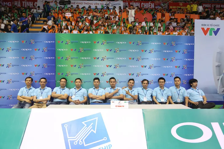 Đây chính là những người “cầm cân nảy mực” tại VCK Robocon Việt Nam 2018 - Ảnh 6. Đây chính là những người “cầm cân nảy mực” tại VCK Robocon Việt Nam 2018 - Ảnh 6.