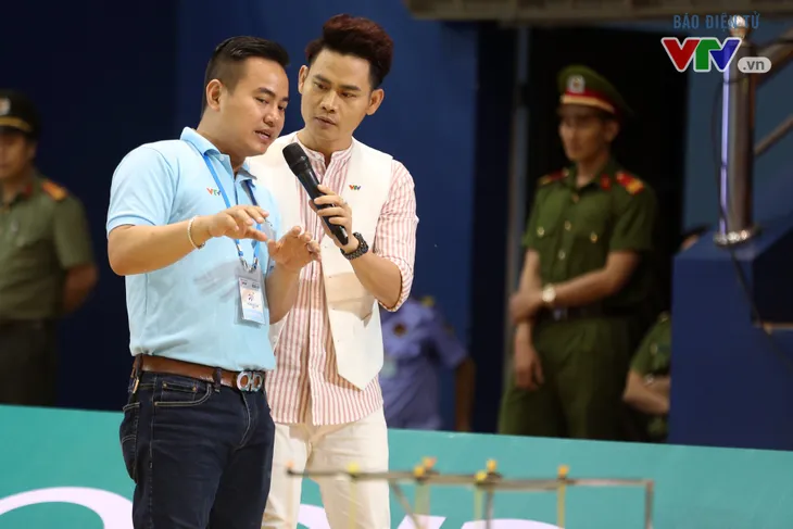 VCK Robocon Việt Nam 2018: Đại diện duy nhất của ĐH Công nghiệp Hà Nội lọt vào vòng 1/8 - Ảnh 5. VCK Robocon Việt Nam 2018: Đại diện duy nhất của ĐH Công nghiệp Hà Nội lọt vào vòng 1/8 - Ảnh 5.