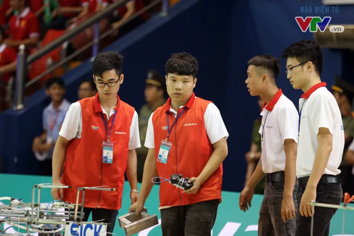 VCK Robocon Việt Nam 2018: Đại diện duy nhất của ĐH Công nghiệp Hà Nội lọt vào vòng 1/8 - Ảnh 17. VCK Robocon Việt Nam 2018: Đại diện duy nhất của ĐH Công nghiệp Hà Nội lọt vào vòng 1/8 - Ảnh 17.