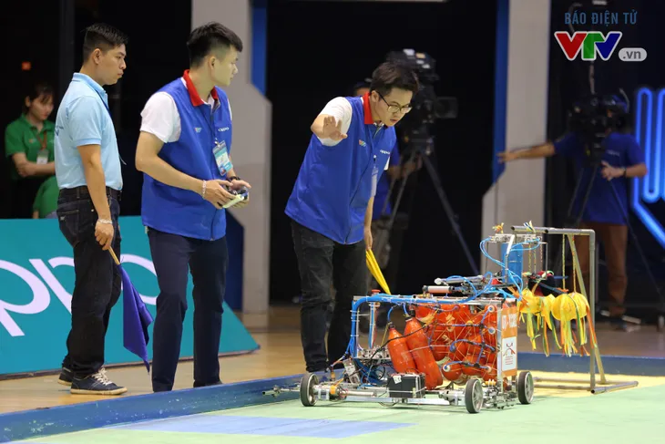 VCK Robocon Việt Nam 2018: Đại diện duy nhất của ĐH Công nghiệp Hà Nội lọt vào vòng 1/8 - Ảnh 18. VCK Robocon Việt Nam 2018: Đại diện duy nhất của ĐH Công nghiệp Hà Nội lọt vào vòng 1/8 - Ảnh 18.