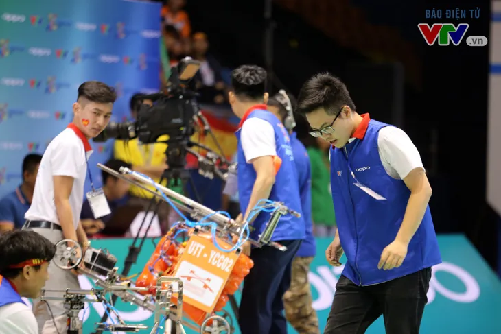 VCK Robocon Việt Nam 2018: Đại diện duy nhất của ĐH Công nghiệp Hà Nội lọt vào vòng 1/8 - Ảnh 20. VCK Robocon Việt Nam 2018: Đại diện duy nhất của ĐH Công nghiệp Hà Nội lọt vào vòng 1/8 - Ảnh 20.