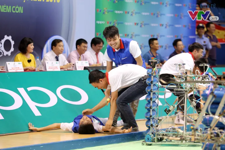 VCK Robocon Việt Nam 2018: Đại diện duy nhất của ĐH Công nghiệp Hà Nội lọt vào vòng 1/8 - Ảnh 28. VCK Robocon Việt Nam 2018: Đại diện duy nhất của ĐH Công nghiệp Hà Nội lọt vào vòng 1/8 - Ảnh 28.