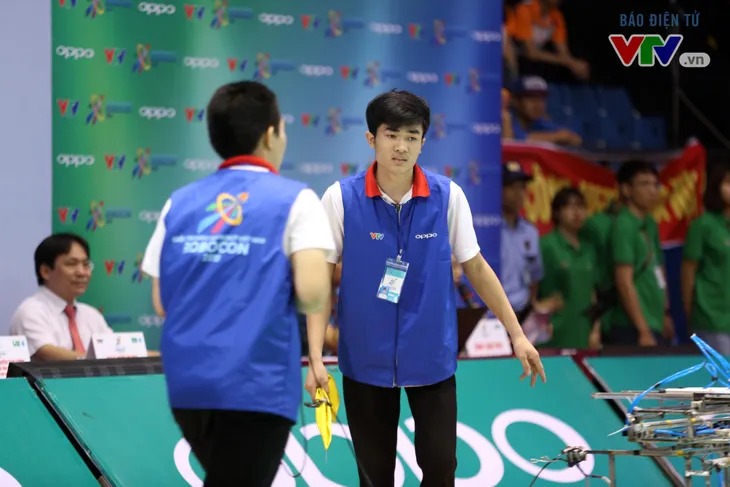 VCK Robocon Việt Nam 2018: Đại diện duy nhất của ĐH Công nghiệp Hà Nội lọt vào vòng 1/8 - Ảnh 31. VCK Robocon Việt Nam 2018: Đại diện duy nhất của ĐH Công nghiệp Hà Nội lọt vào vòng 1/8 - Ảnh 31.