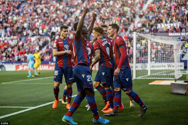 Barcelona đứt mạch bất bại trong trận đấu có 9 bàn thắng - Ảnh 1. Barcelona đứt mạch bất bại trong trận đấu có 9 bàn thắng - Ảnh 1.