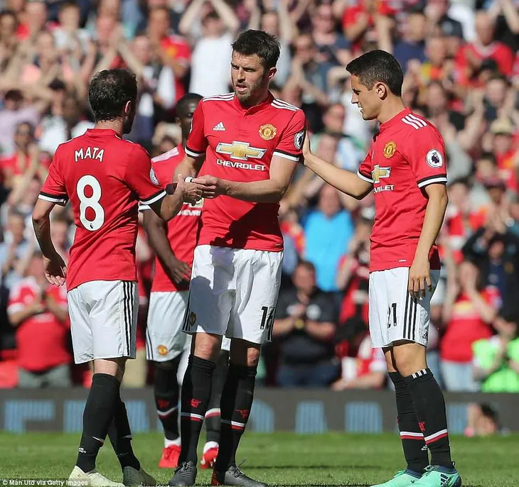 Lần cuối cùng của chú ong thợ Michael Carrick - Ảnh 2. Lần cuối cùng của chú ong thợ Michael Carrick - Ảnh 2.