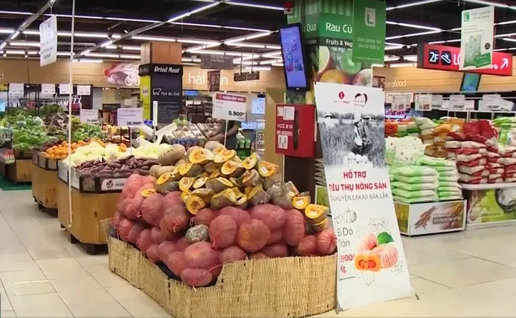 Các siêu thị tham gia giải cứu nông sản - Ảnh 1. Các siêu thị tham gia giải cứu nông sản - Ảnh 1.