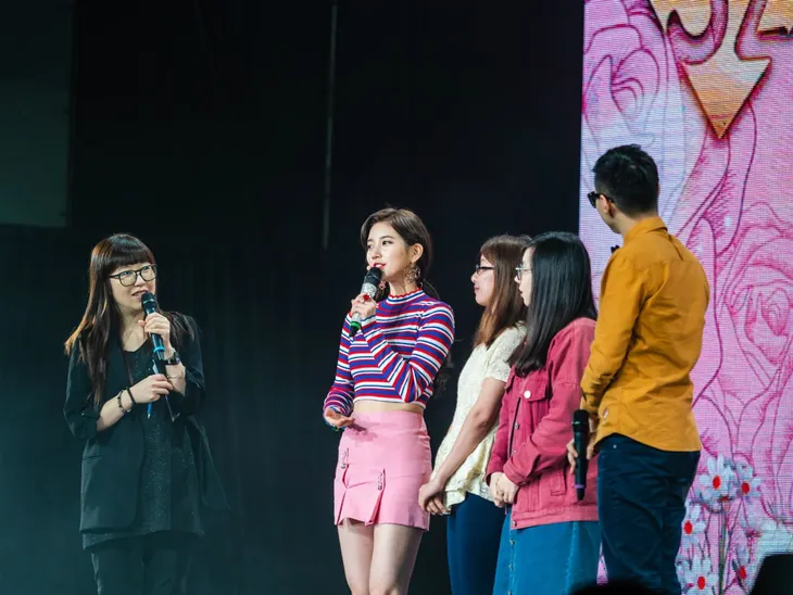 Suzy bật khóc khi họp mặt fan ở Đài Loan - Ảnh 3. Suzy bật khóc khi họp mặt fan ở Đài Loan - Ảnh 3.