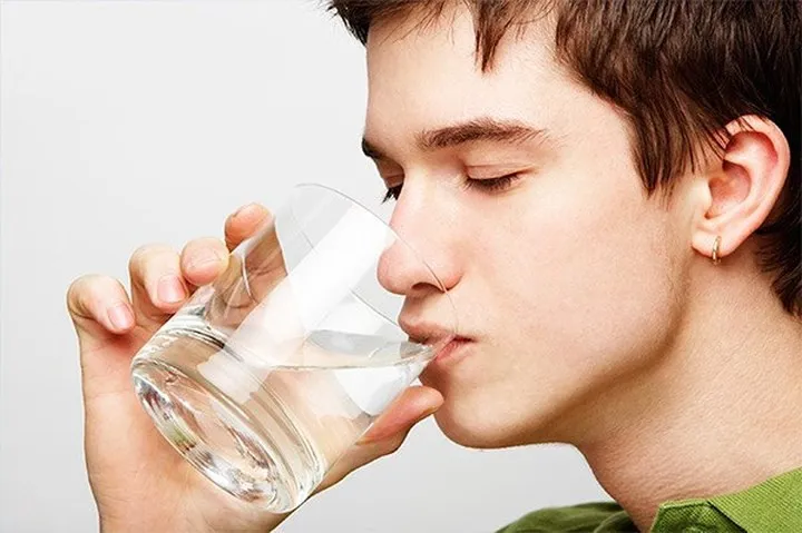 Uống nước sau khi thức dậy, điều tuyệt vời sẽ xảy ra - Ảnh 1. Uống nước sau khi thức dậy, điều tuyệt vời sẽ xảy ra - Ảnh 1.