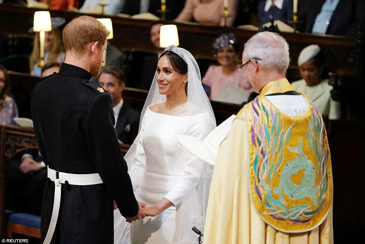 4c6dbf0e00000578-5747477-meghan_markle_has_married_prince_harry_in_a_moving_service-a-280_1526730748839 4c6dbf0e00000578-5747477-meghan_markle_has_married_prince_harry_in_a_moving_service-a-280_1526730748839