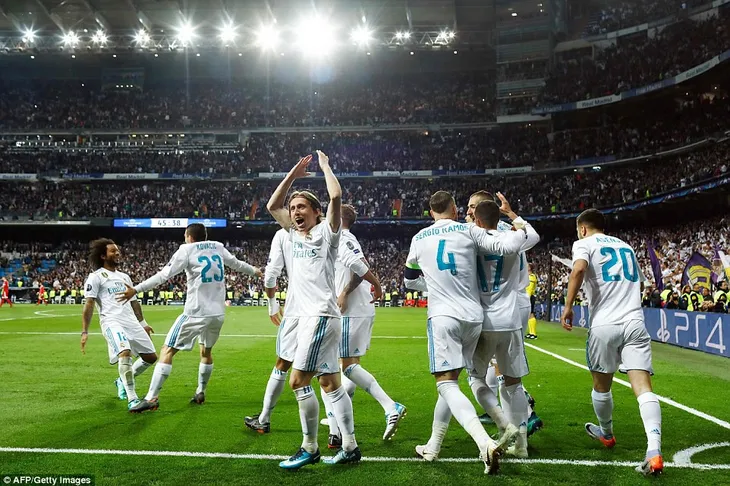 ẢNH: Vượt qua Bayern Munich, Real vào chung kết Champions League năm thứ 3 liên tiếp - Ảnh 10. ẢNH: Vượt qua Bayern Munich, Real vào chung kết Champions League năm thứ 3 liên tiếp - Ảnh 10.