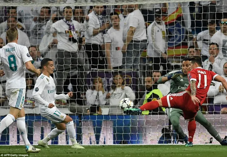 ẢNH: Vượt qua Bayern Munich, Real vào chung kết Champions League năm thứ 3 liên tiếp - Ảnh 7. ẢNH: Vượt qua Bayern Munich, Real vào chung kết Champions League năm thứ 3 liên tiếp - Ảnh 7.