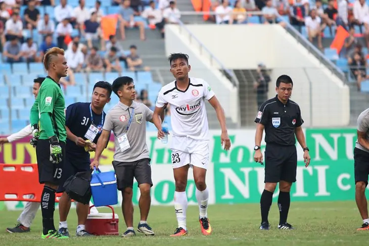 CLB TP Hồ Chí Minh đối mặt với khủng hoảng - Ảnh 2. CLB TP Hồ Chí Minh đối mặt với khủng hoảng - Ảnh 2.