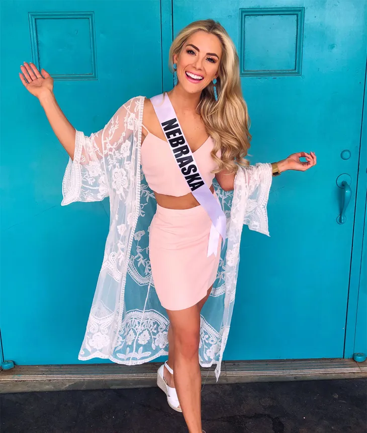 Cô nàng nấm lùn đăng quang Hoa hậu Mỹ (Miss USA) 2018 - Ảnh 7. Cô nàng nấm lùn đăng quang Hoa hậu Mỹ (Miss USA) 2018 - Ảnh 7.