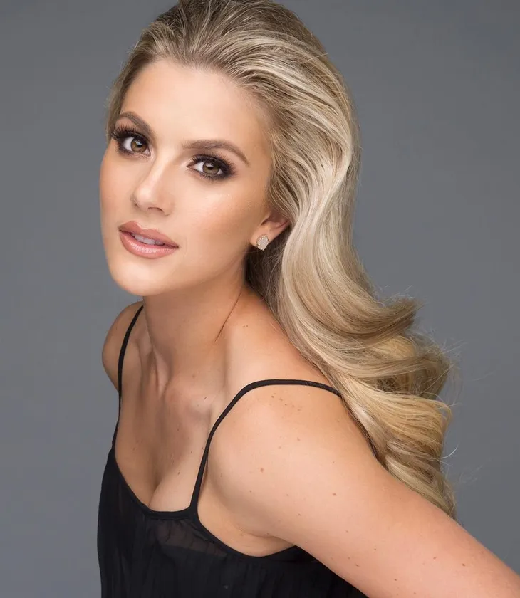 Cô nàng nấm lùn đăng quang Hoa hậu Mỹ (Miss USA) 2018 - Ảnh 5. Cô nàng nấm lùn đăng quang Hoa hậu Mỹ (Miss USA) 2018 - Ảnh 5.