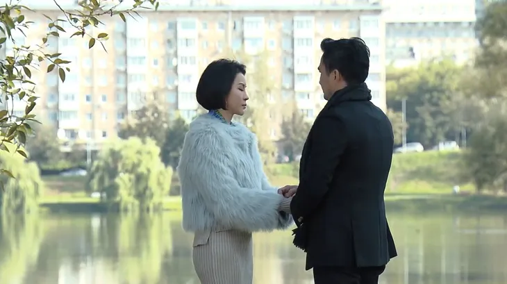 Tình khúc Bạch Dương - Tập 32: Quang đi quá giới hạn với Đan, Hùng lại vỗ về Quyên - Ảnh 1. Tình khúc Bạch Dương - Tập 32: Quang đi quá giới hạn với Đan, Hùng lại vỗ về Quyên - Ảnh 1.