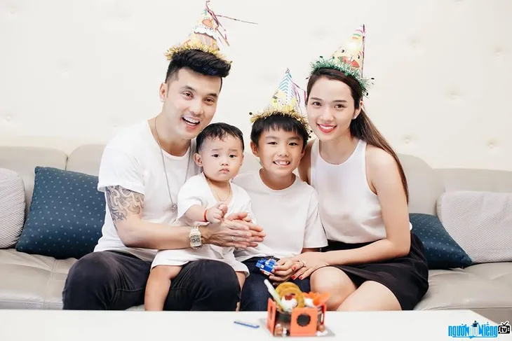 Ưng Hoàng Phúc: “Gã ngựa hoang” chịu khuất phục trước bóng hồng định mệnh - Ảnh 5. Ưng Hoàng Phúc: “Gã ngựa hoang” chịu khuất phục trước bóng hồng định mệnh - Ảnh 5.
