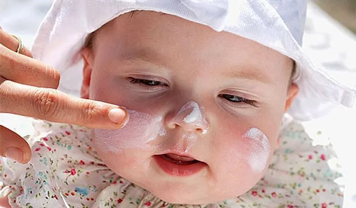 Những thứ có vẻ vô hại nhưng thực sự nguy hiểm cho em bé của bạn - Ảnh 3. Những thứ có vẻ vô hại nhưng thực sự nguy hiểm cho em bé của bạn - Ảnh 3.