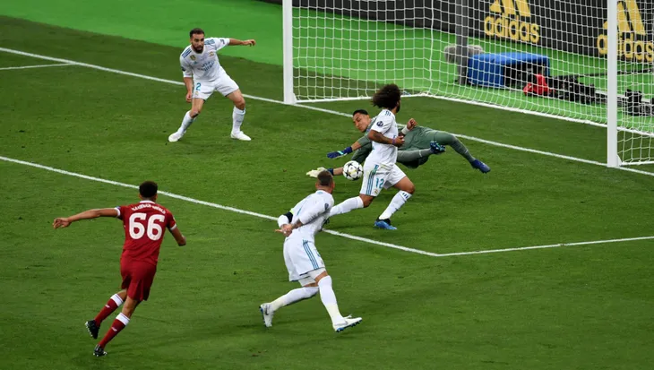 Real 3-1 Liverpool: Những khoảnh khắc ấn tượng trong trận chung kết Champions League - Ảnh 12. Real 3-1 Liverpool: Những khoảnh khắc ấn tượng trong trận chung kết Champions League - Ảnh 12.