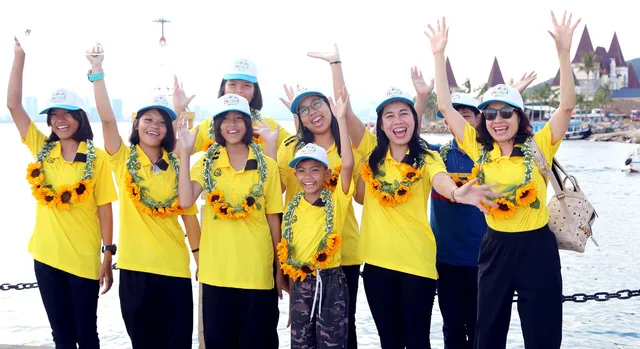 Các đoàn thiếu nhi quốc tế rạng rỡ trong lần đầu đặt chân tới Vinpearl Land Nha Trang - Ảnh 10. Các đoàn thiếu nhi quốc tế rạng rỡ trong lần đầu đặt chân tới Vinpearl Land Nha Trang - Ảnh 10.