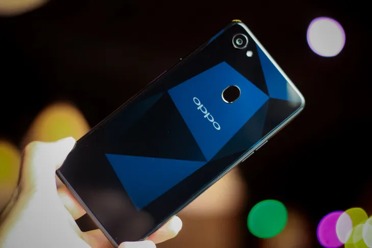 Oppo F7 có thêm phiên bản kim cương đen - Ảnh 1. Oppo F7 có thêm phiên bản kim cương đen - Ảnh 1.