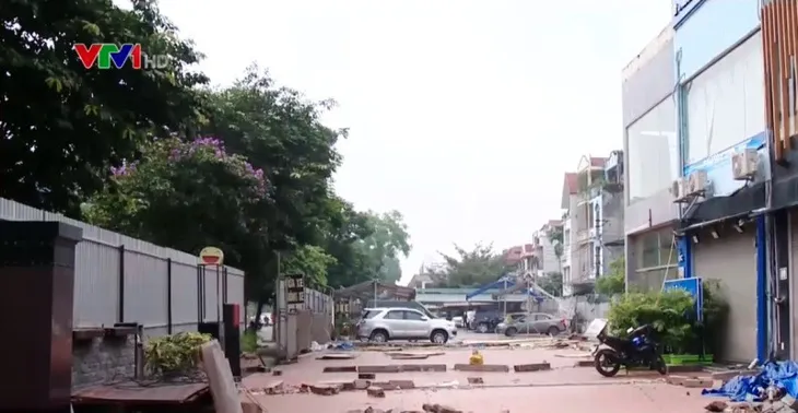 Chấn chỉnh trật tự xây dựng kênh mương ở Hà Nội - Ảnh 1. Chấn chỉnh trật tự xây dựng kênh mương ở Hà Nội - Ảnh 1.