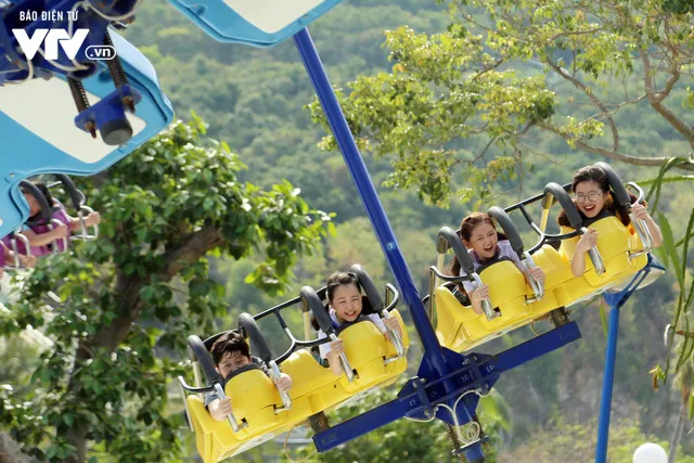 Liên hoan thiếu nhi quốc tế VTV: Các bạn nhỏ vui chơi thỏa thích ở Vinpearl Land Nha Trang - Ảnh 3. Liên hoan thiếu nhi quốc tế VTV: Các bạn nhỏ vui chơi thỏa thích ở Vinpearl Land Nha Trang - Ảnh 3.